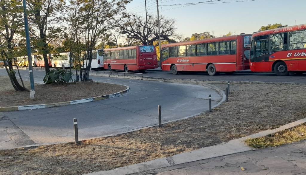 La UTA decidió profundizar la medida de fuerza y no habrá colectivos ...